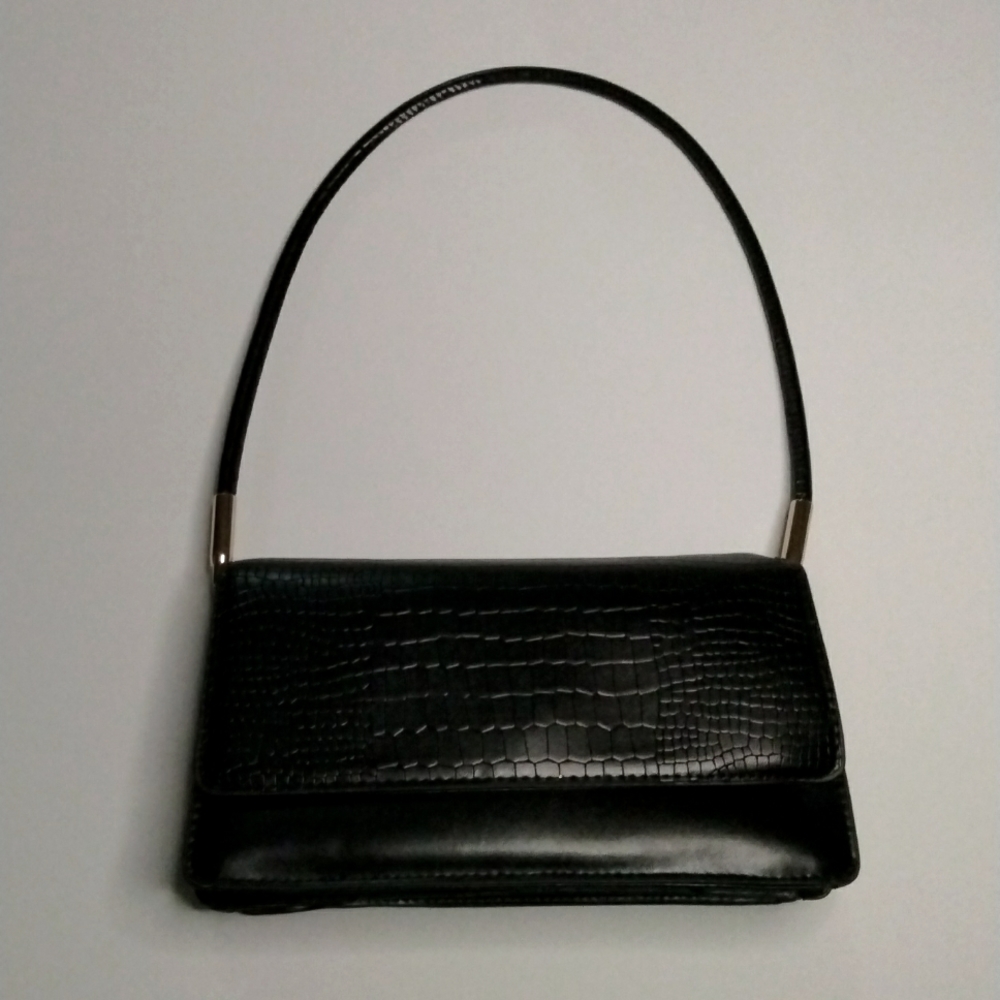 Black shoulder bag